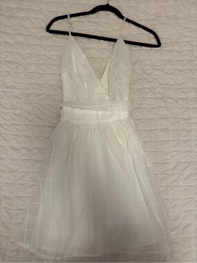 Miss Avenue White Textured Sleeveless Dress